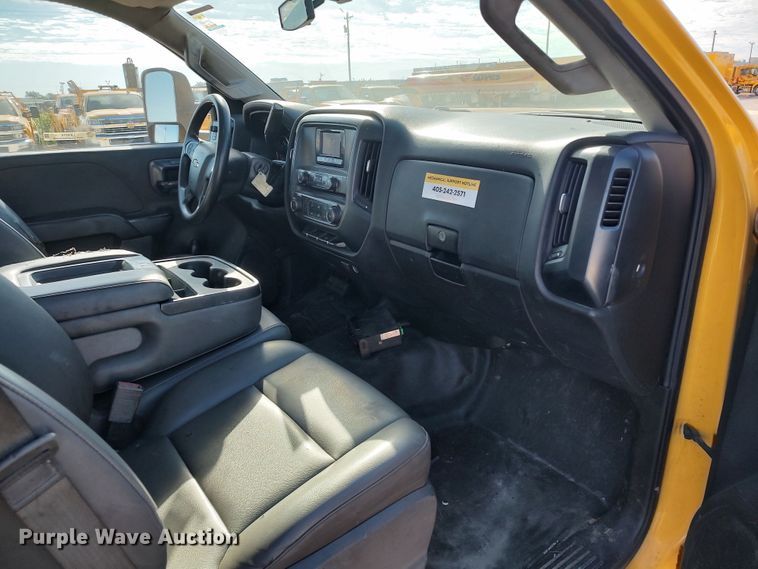 image for item LK9274 2015 Chevrolet Silverado 3500HD  utility bed pickup truck