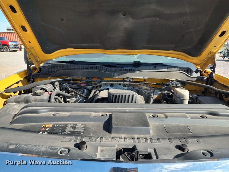 image for item LK9274 2015 Chevrolet Silverado 3500HD  utility bed pickup truck