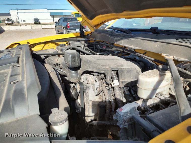 image for item LK9274 2015 Chevrolet Silverado 3500HD  utility bed pickup truck