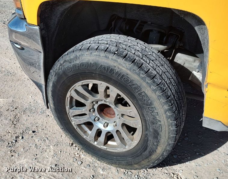 image for item LK9274 2015 Chevrolet Silverado 3500HD  utility bed pickup truck