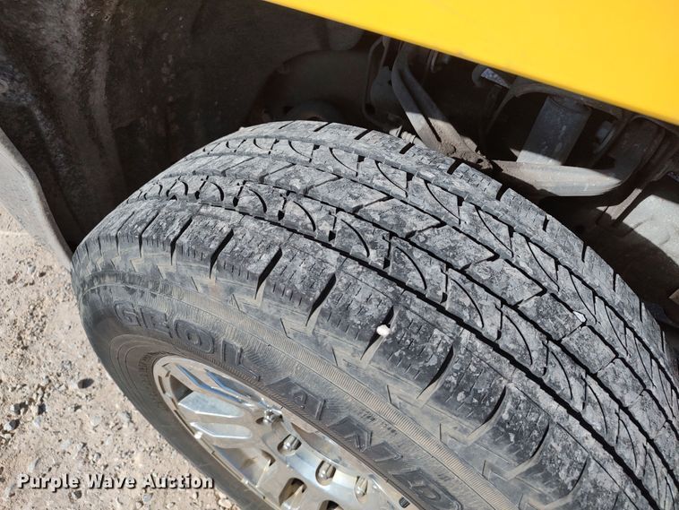 image for item LK9274 2015 Chevrolet Silverado 3500HD  utility bed pickup truck