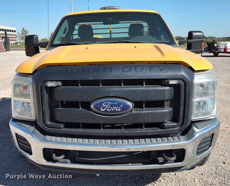 image for item LK9277 2015 Ford F350 Super Duty  utility bed pickup truck