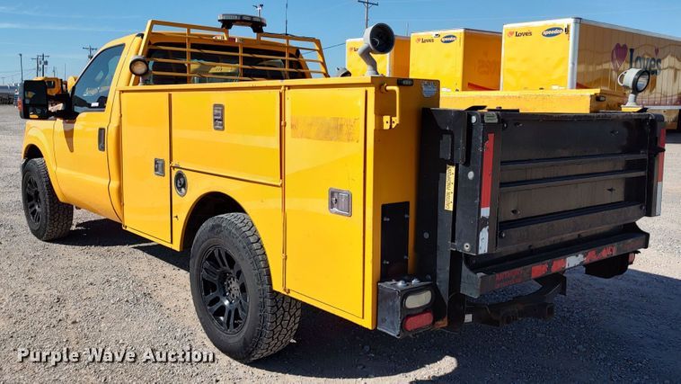 image for item LK9277 2015 Ford F350 Super Duty  utility bed pickup truck