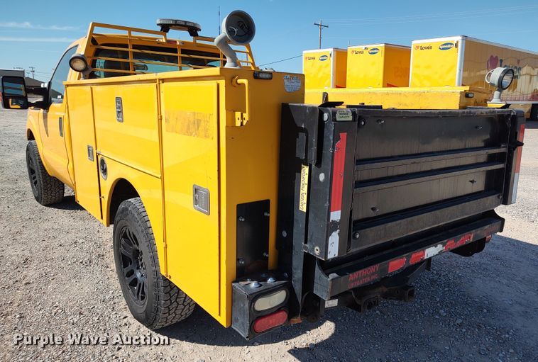 image for item LK9277 2015 Ford F350 Super Duty  utility bed pickup truck