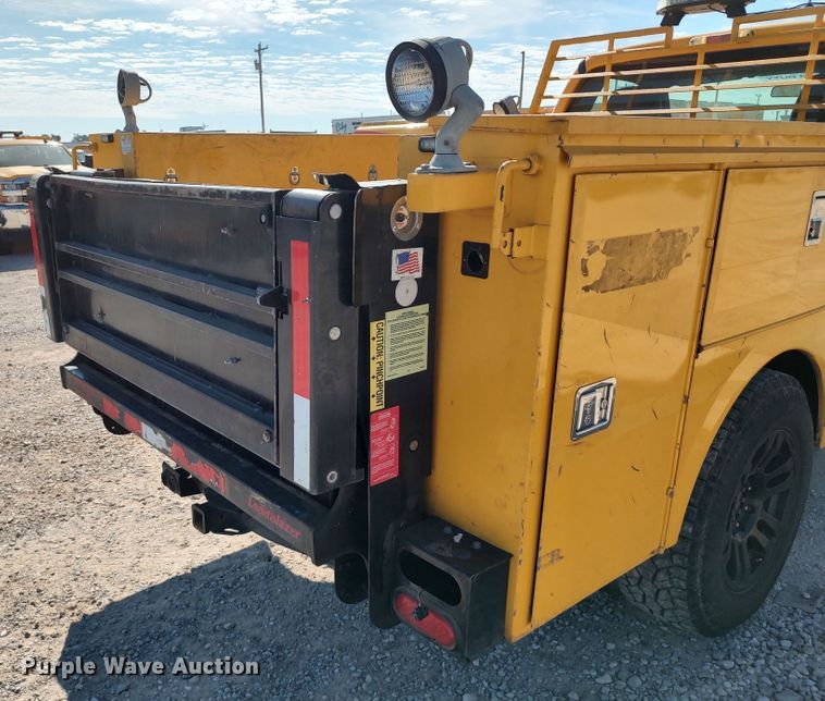 image for item LK9277 2015 Ford F350 Super Duty  utility bed pickup truck