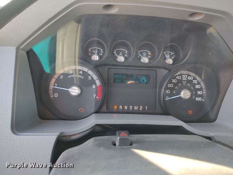 image for item LK9277 2015 Ford F350 Super Duty  utility bed pickup truck