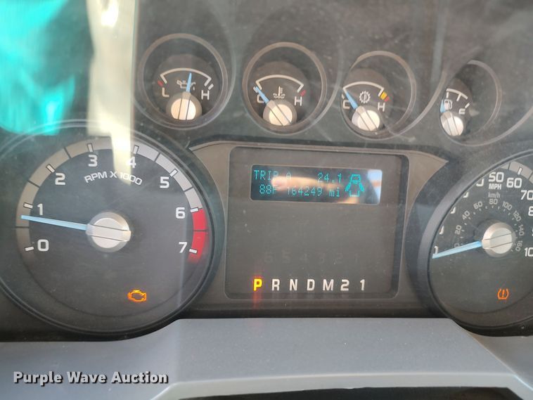 image for item LK9277 2015 Ford F350 Super Duty  utility bed pickup truck