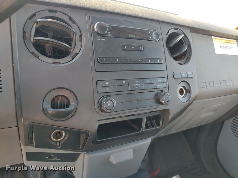 image for item LK9277 2015 Ford F350 Super Duty  utility bed pickup truck