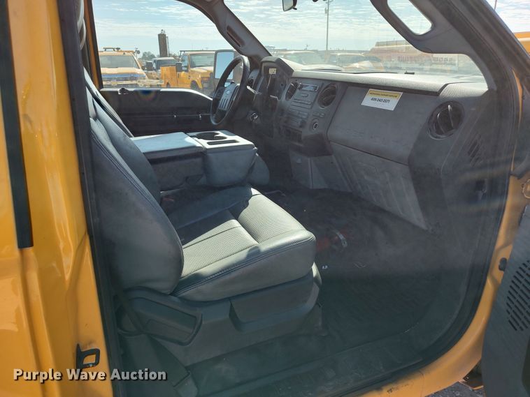 image for item LK9277 2015 Ford F350 Super Duty  utility bed pickup truck