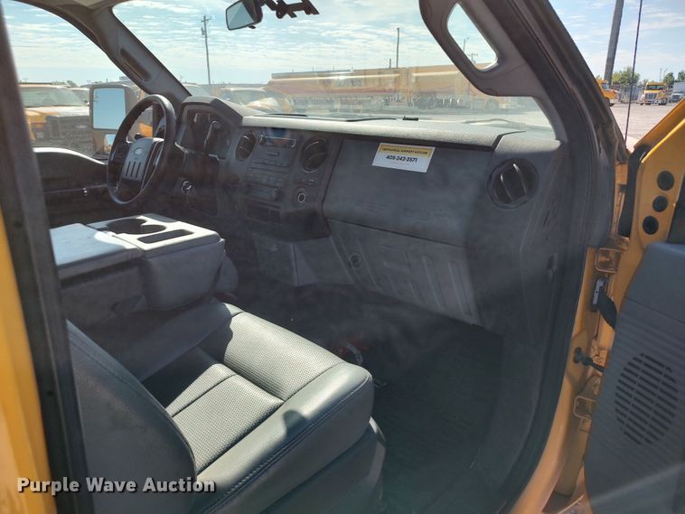 image for item LK9277 2015 Ford F350 Super Duty  utility bed pickup truck