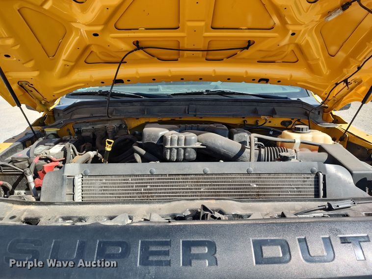 image for item LK9277 2015 Ford F350 Super Duty  utility bed pickup truck