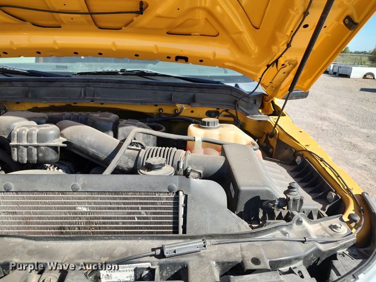 image for item LK9277 2015 Ford F350 Super Duty  utility bed pickup truck