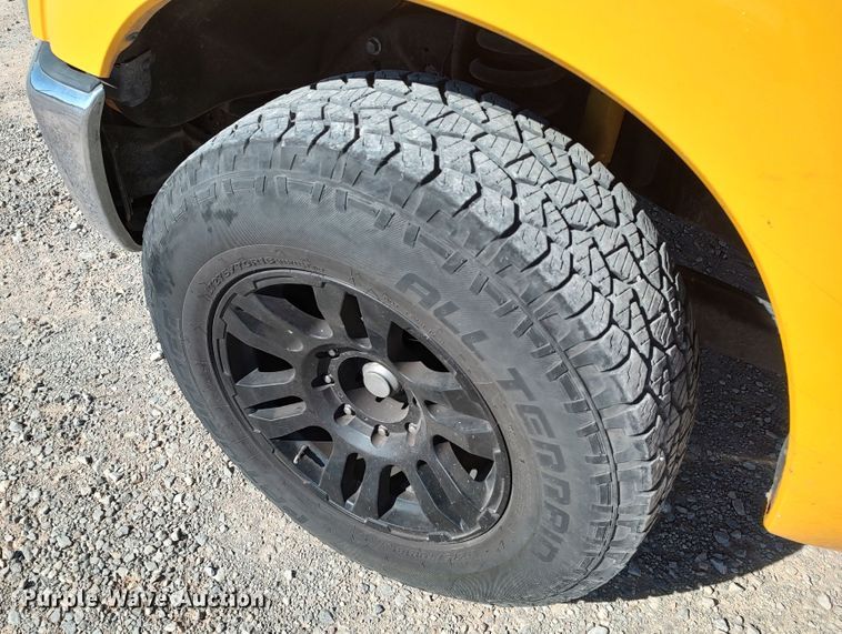 image for item LK9277 2015 Ford F350 Super Duty  utility bed pickup truck