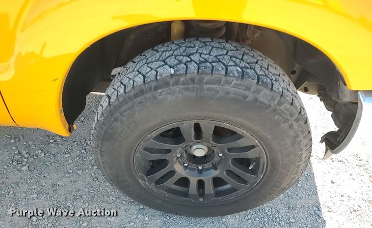 image for item LK9277 2015 Ford F350 Super Duty  utility bed pickup truck