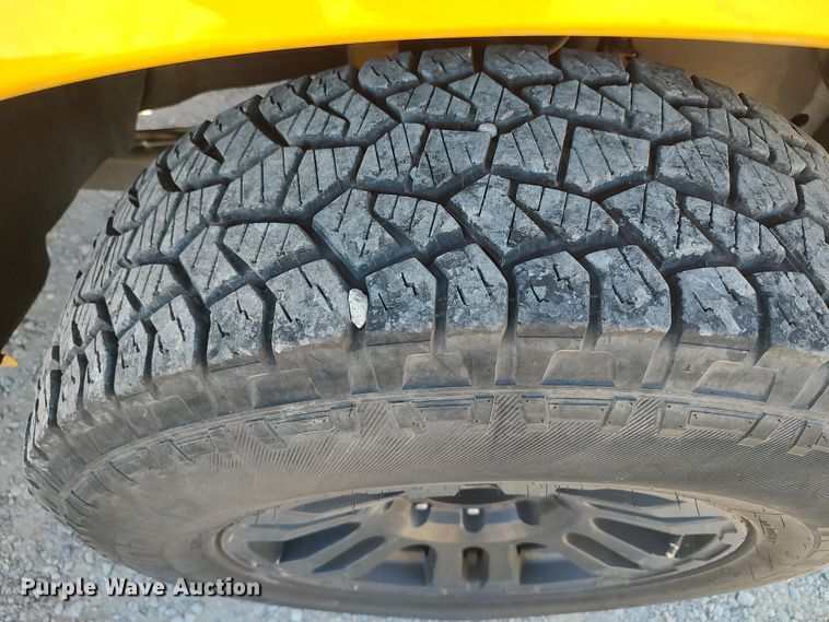 image for item LK9277 2015 Ford F350 Super Duty  utility bed pickup truck