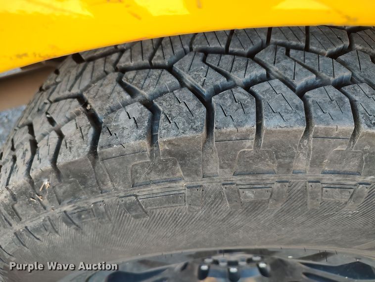 image for item LK9277 2015 Ford F350 Super Duty  utility bed pickup truck