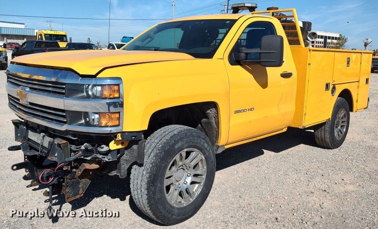 image for item LK9278 2016 Chevrolet Silverado 3500HD  utility bed pickup truck