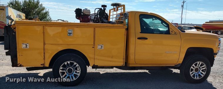 image for item LK9278 2016 Chevrolet Silverado 3500HD  utility bed pickup truck