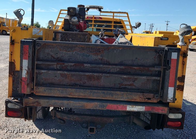 image for item LK9278 2016 Chevrolet Silverado 3500HD  utility bed pickup truck