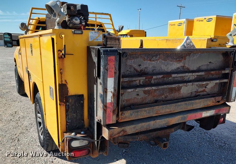 image for item LK9278 2016 Chevrolet Silverado 3500HD  utility bed pickup truck