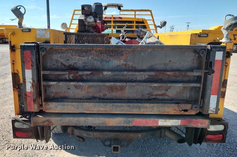 image for item LK9278 2016 Chevrolet Silverado 3500HD  utility bed pickup truck