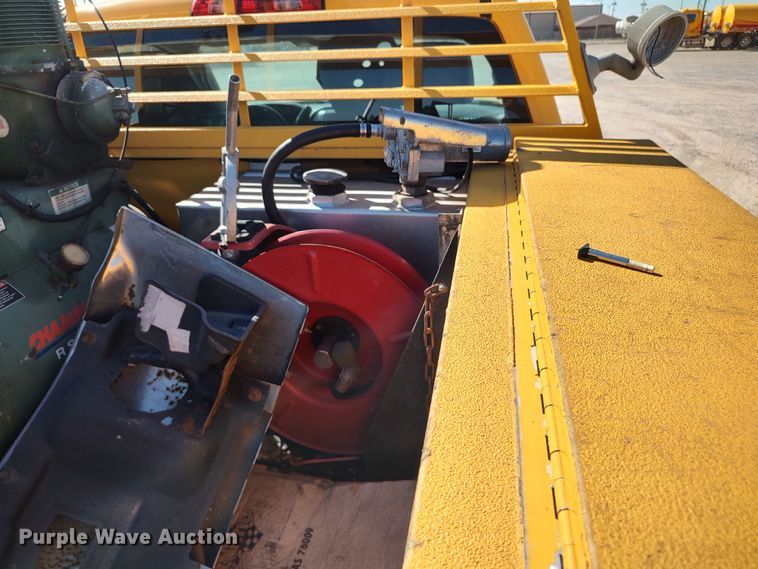 image for item LK9278 2016 Chevrolet Silverado 3500HD  utility bed pickup truck