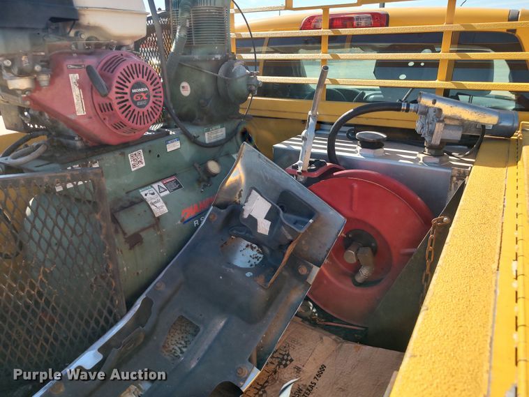 image for item LK9278 2016 Chevrolet Silverado 3500HD  utility bed pickup truck