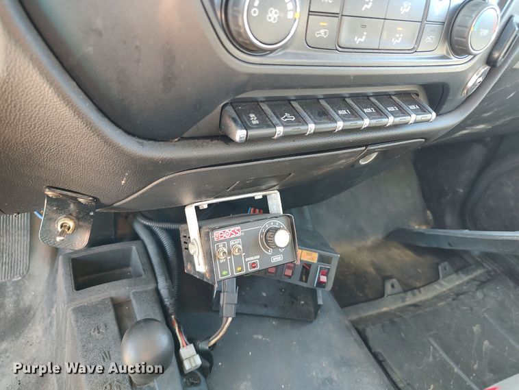 image for item LK9278 2016 Chevrolet Silverado 3500HD  utility bed pickup truck