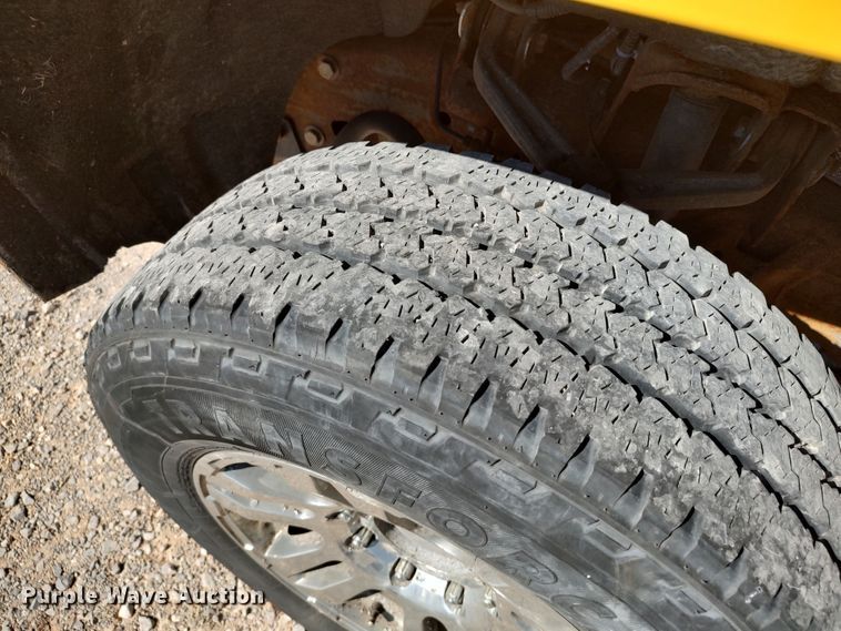 image for item LK9278 2016 Chevrolet Silverado 3500HD  utility bed pickup truck