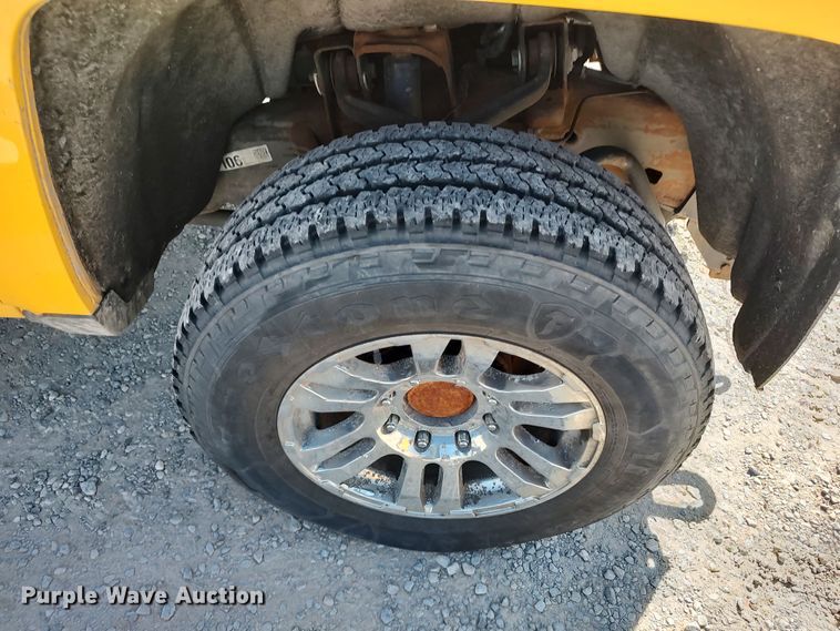 image for item LK9278 2016 Chevrolet Silverado 3500HD  utility bed pickup truck