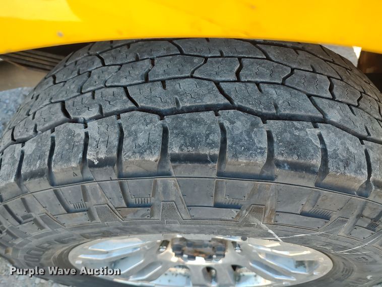 image for item LK9278 2016 Chevrolet Silverado 3500HD  utility bed pickup truck