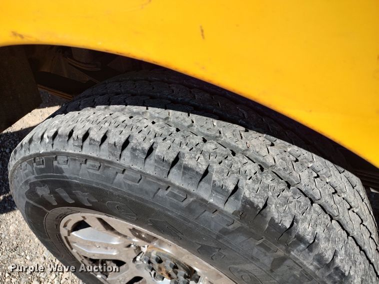 image for item LK9278 2016 Chevrolet Silverado 3500HD  utility bed pickup truck