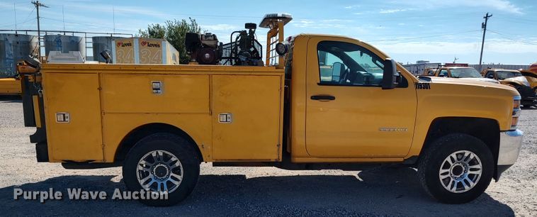 image for item LK9780 2015 Chevrolet Silverado 3500HD  utility bed pickup truck