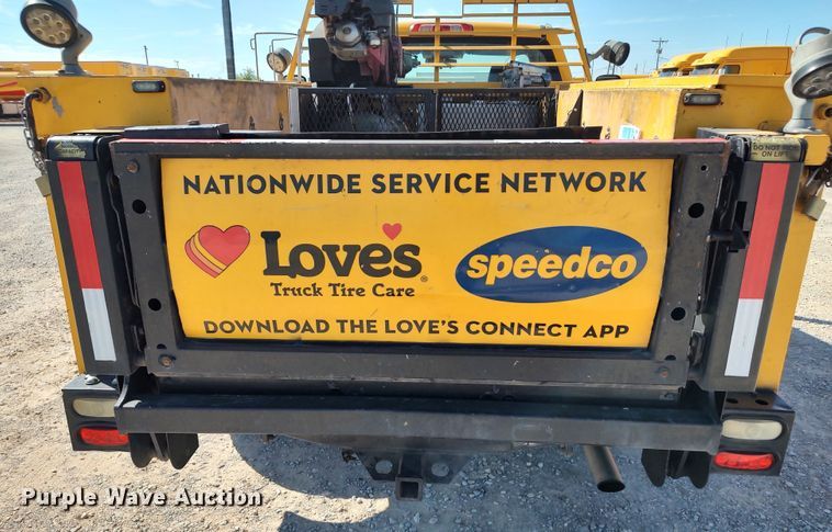 image for item LK9780 2015 Chevrolet Silverado 3500HD  utility bed pickup truck