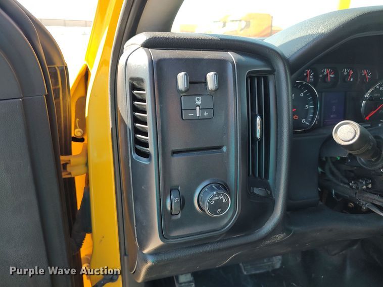 image for item LK9780 2015 Chevrolet Silverado 3500HD  utility bed pickup truck