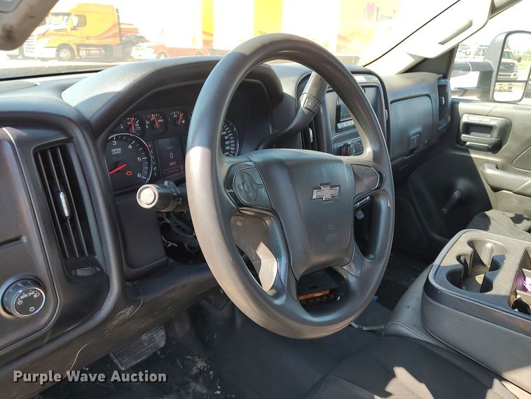 image for item LK9780 2015 Chevrolet Silverado 3500HD  utility bed pickup truck