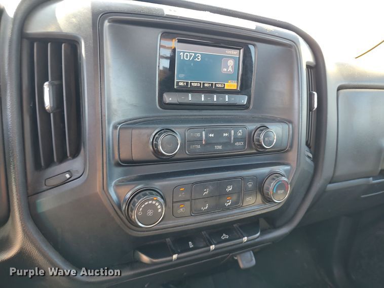 image for item LK9780 2015 Chevrolet Silverado 3500HD  utility bed pickup truck