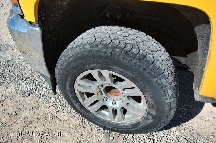 image for item LK9780 2015 Chevrolet Silverado 3500HD  utility bed pickup truck