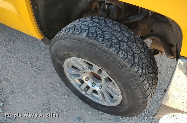 image for item LK9780 2015 Chevrolet Silverado 3500HD  utility bed pickup truck