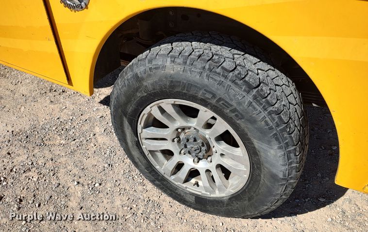 image for item LK9780 2015 Chevrolet Silverado 3500HD  utility bed pickup truck