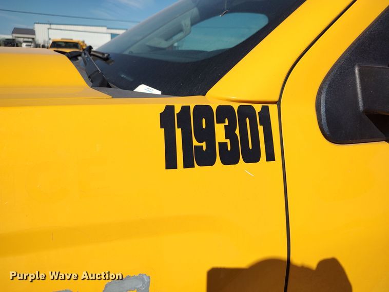 image for item LK9780 2015 Chevrolet Silverado 3500HD  utility bed pickup truck