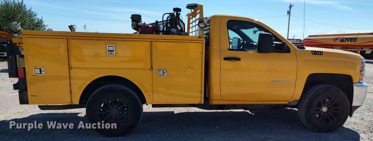 image for item LK9783 2015 Chevrolet Silverado 3500HD  utility bed pickup truck