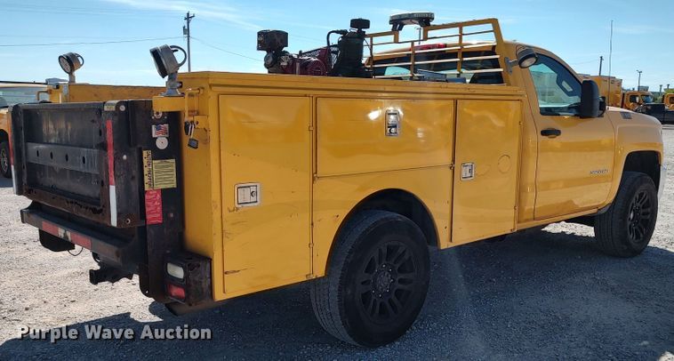 image for item LK9783 2015 Chevrolet Silverado 3500HD  utility bed pickup truck