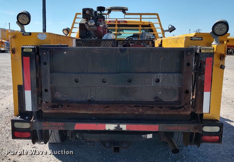 image for item LK9783 2015 Chevrolet Silverado 3500HD  utility bed pickup truck