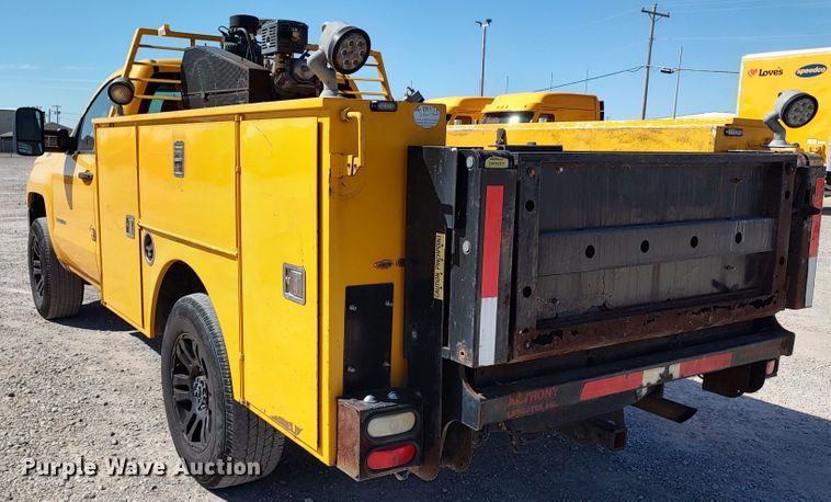 image for item LK9783 2015 Chevrolet Silverado 3500HD  utility bed pickup truck