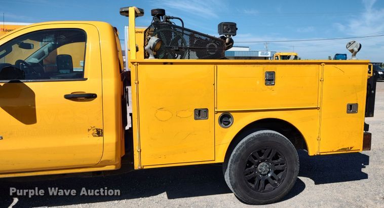 image for item LK9783 2015 Chevrolet Silverado 3500HD  utility bed pickup truck