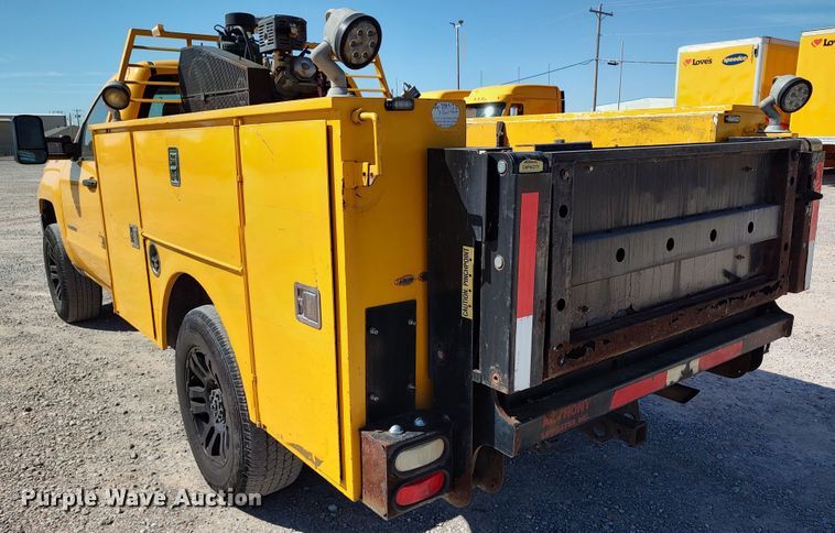 image for item LK9783 2015 Chevrolet Silverado 3500HD  utility bed pickup truck