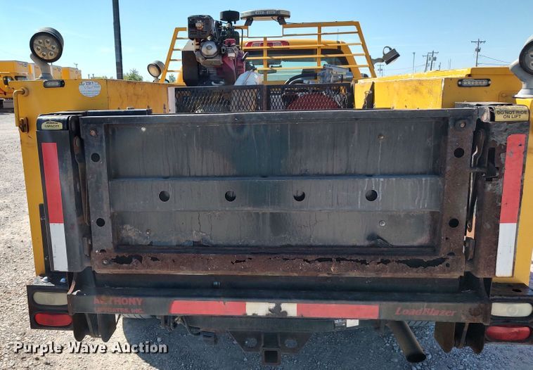 image for item LK9783 2015 Chevrolet Silverado 3500HD  utility bed pickup truck