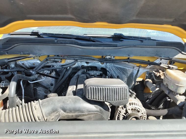 image for item LK9783 2015 Chevrolet Silverado 3500HD  utility bed pickup truck