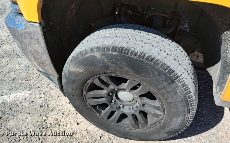 image for item LK9783 2015 Chevrolet Silverado 3500HD  utility bed pickup truck